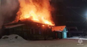 Дознаватели МЧС России устанавливают причину пожара в городе Зима, на котором погиб человек. Обстановка с пожарами за прошедшие сутки