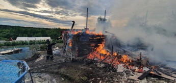 Тринадцать пожаров произошло в Иркутской области в выходные дни по причине неосторожного обращения с огнём. Оперативная обстановка с пожарами