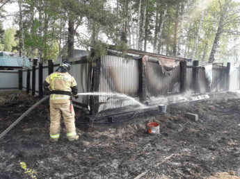 29 пожаров произошло в Иркутской области за сутки по причине неосторожного обращения с огнём