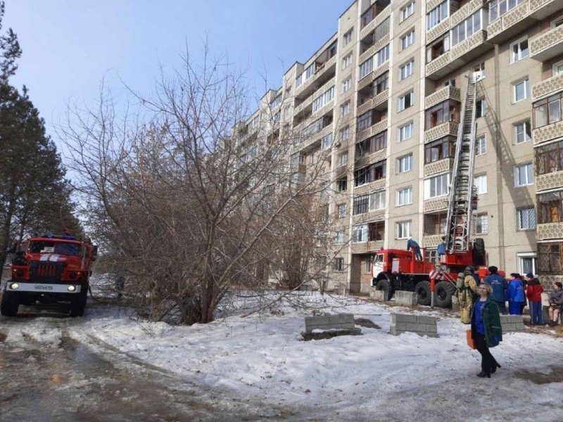 В Иркутской области продолжается масштабная профилактическая работа с населением по соблюдению правил пожарной безопасности! В минувшие выходные в регионе произошло 37 пожаров